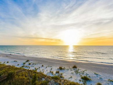 Duplex Steps to the Sand From this Anna Maria Accommodation